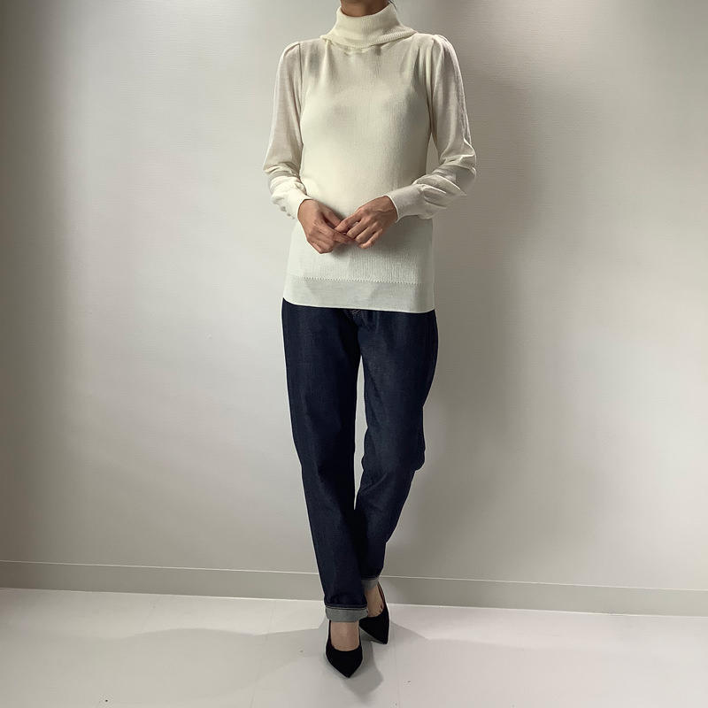 リブタートルニット ホワイト