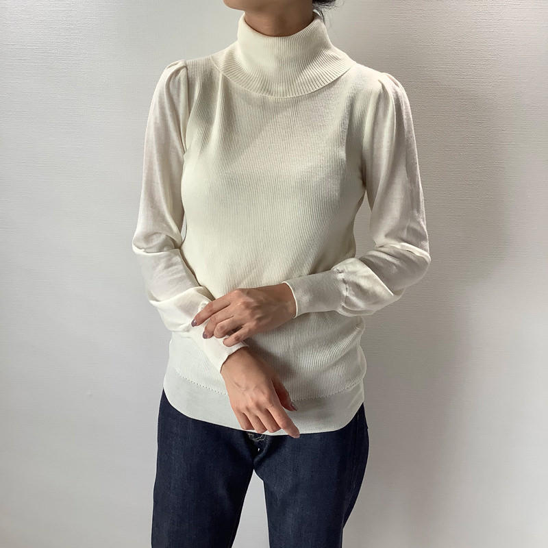 リブタートルニット ホワイト