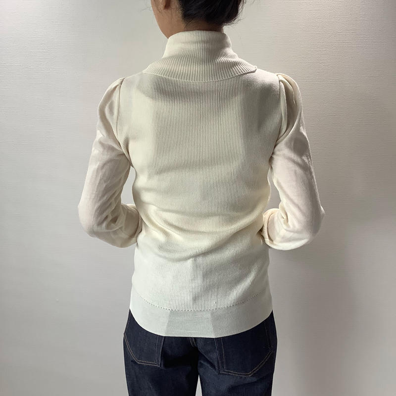 リブタートルニット ホワイト